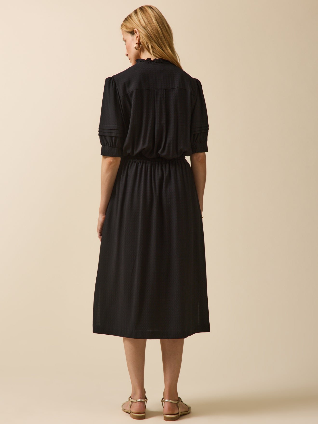 Women's long plain dobby viscose dress with ruffled neckline - Image 2