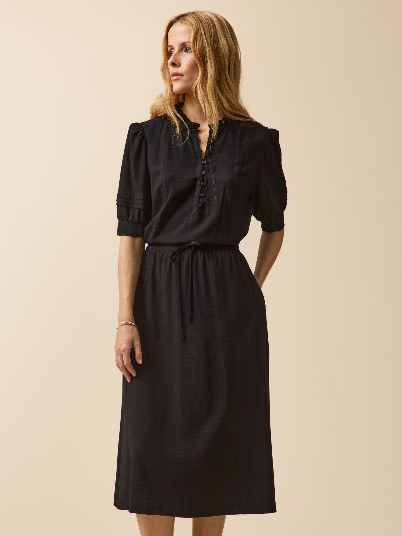 Women's long plain dobby viscose dress with ruffled neckline