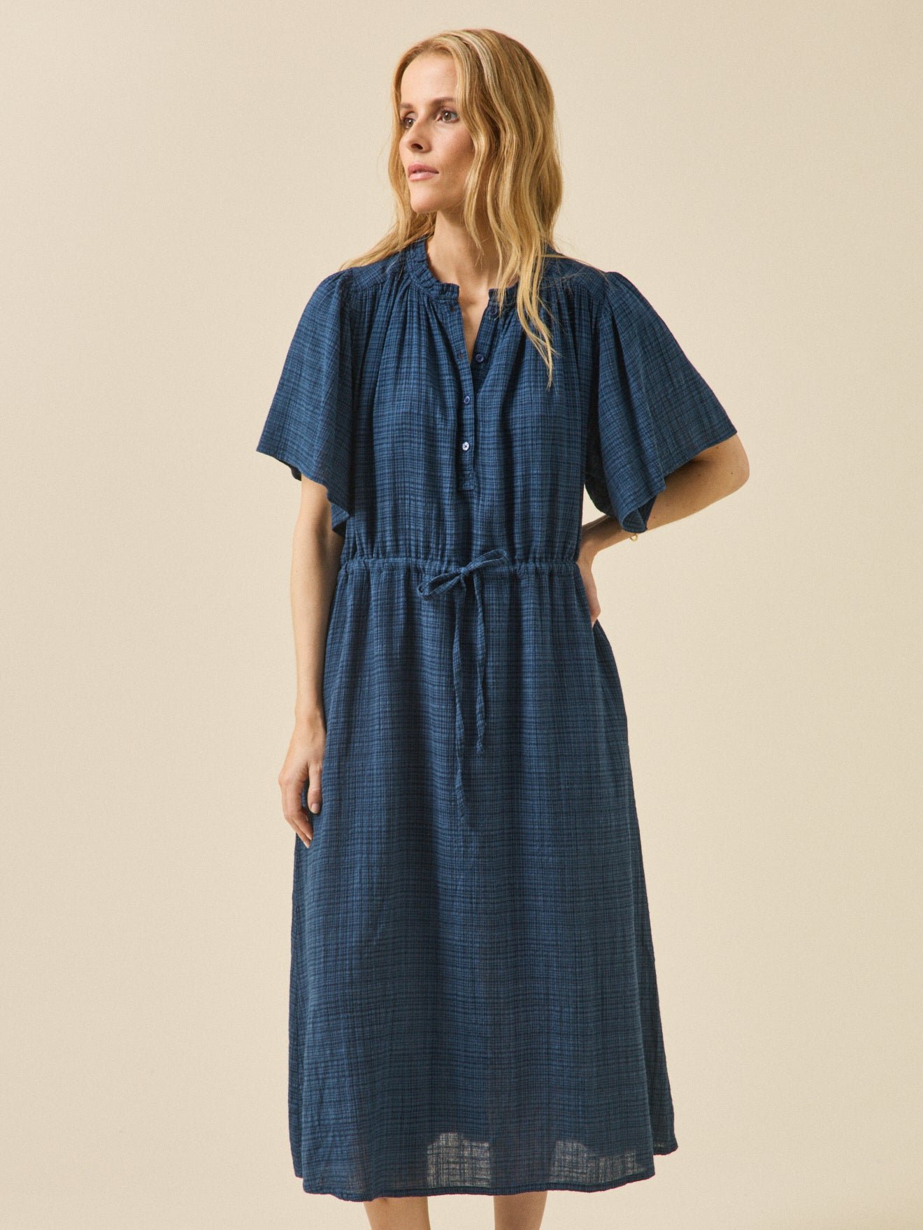 Women's long crepon dress with butterfly sleeves
