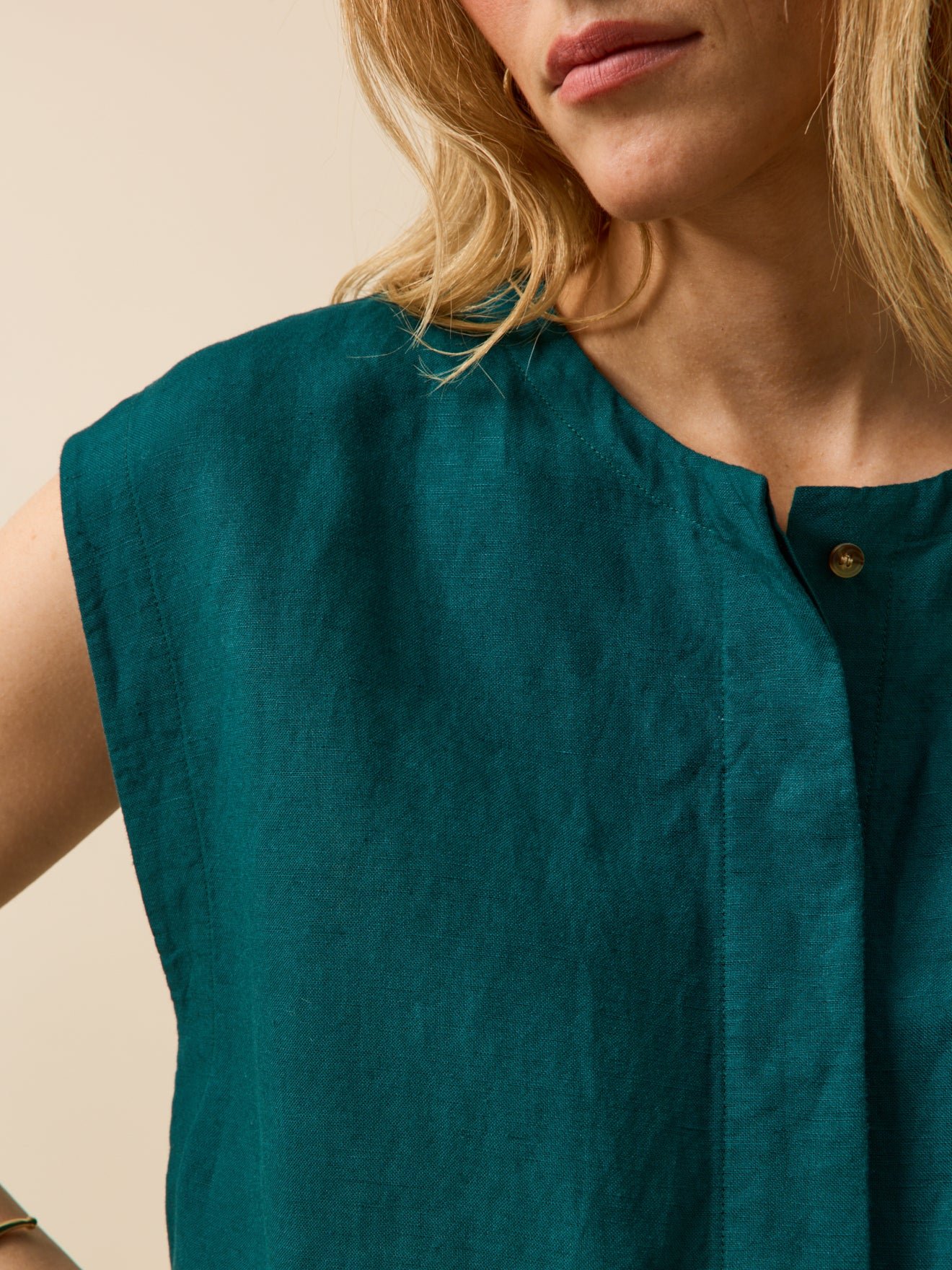 Women's sleeveless linen and viscose dress - Image 3