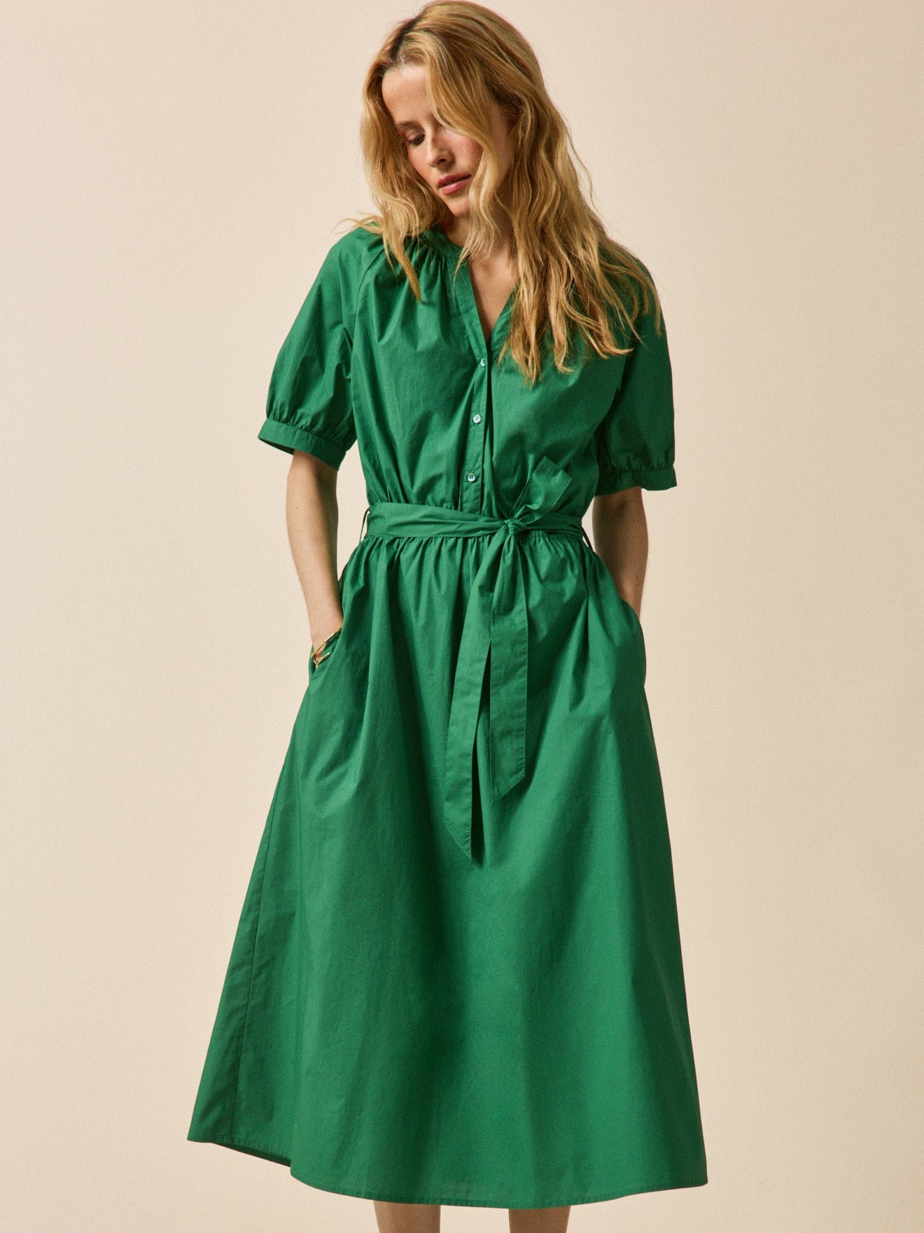 Women's long poplin dress in a solid color